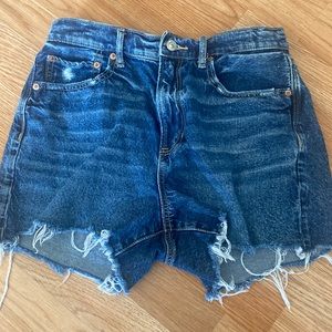 AE 90s boyfriend shorts